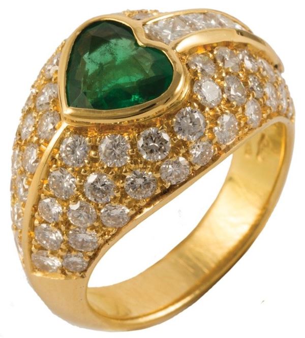 Anello smeraldo a cuore ct 1,11 brillanti carr&#232; ct o,48, brillanti ct 1,98, oro gr 10,70
