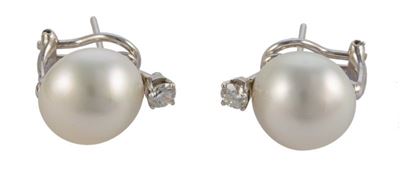 Orecchini Oro Bianco Gr 5,90 con Perle Australia Ct 40,80, 2 Brillanti Ct 0,62 G-vvs2