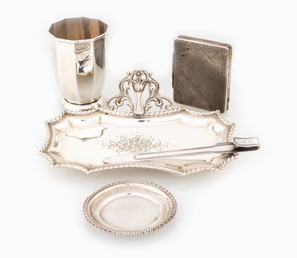 Lotto composto da cinque oggetti da scrivania in argento: - Asta  Antiquariato Dipinti Antichi e del XIX