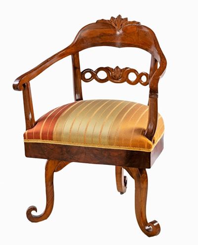 Poltroncina in Noce