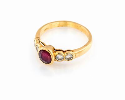 Anello con Rubino