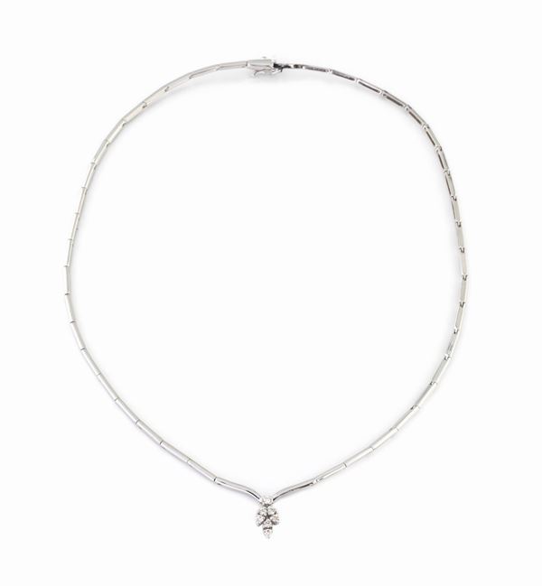COLLANA SEMIRIGIDA CON BRILLANTI 