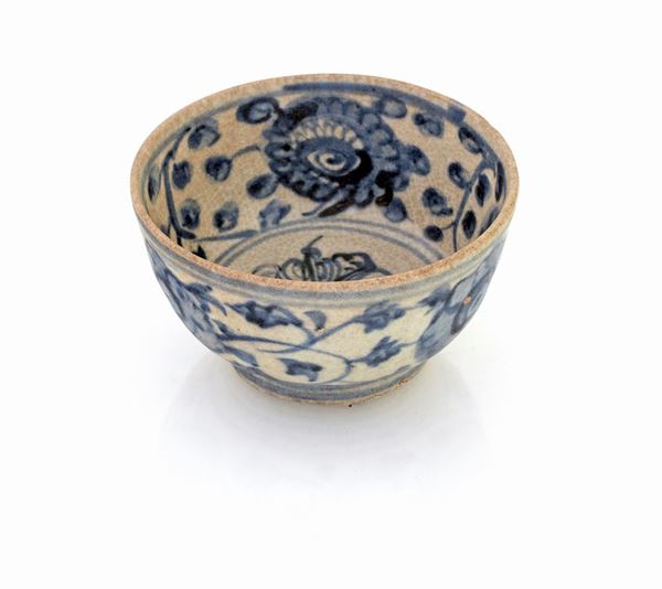 Piccola coppetta in porcellana, Cina, dinastia Qing