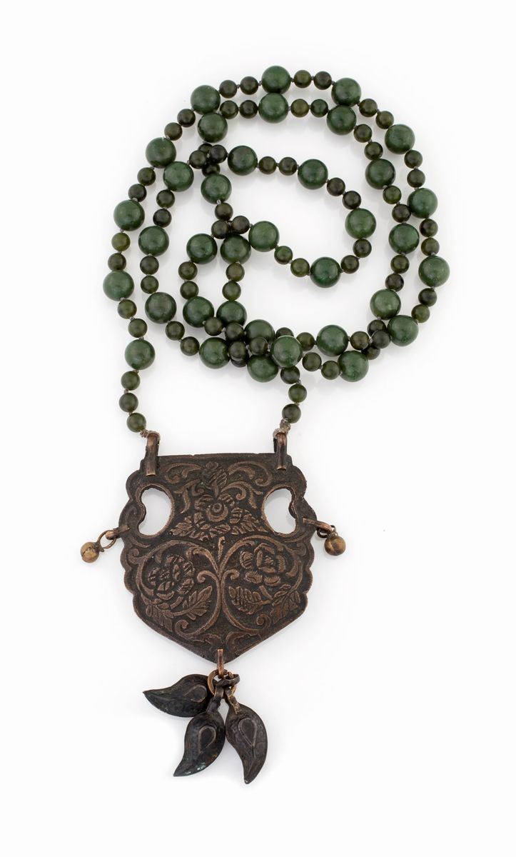 Lunga Collana di Sfere di Giada