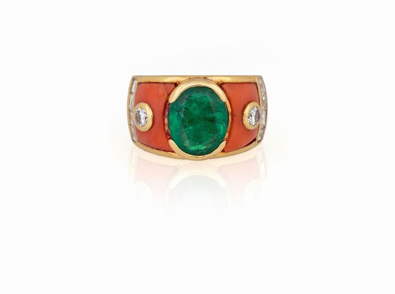 Anello con Smeraldo e Corallo