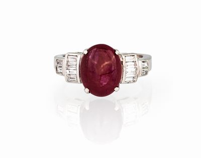 Anello con Rubino Cabochon