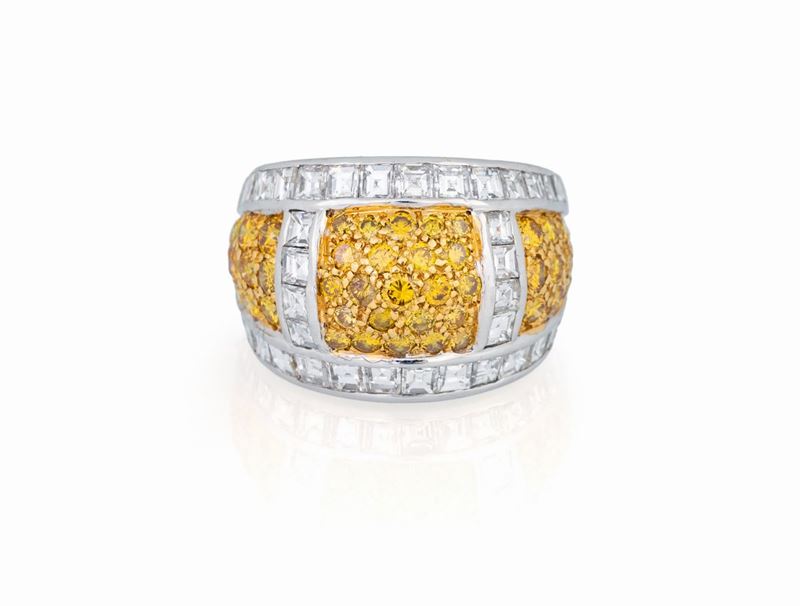 Anello con Brillanti Fancy