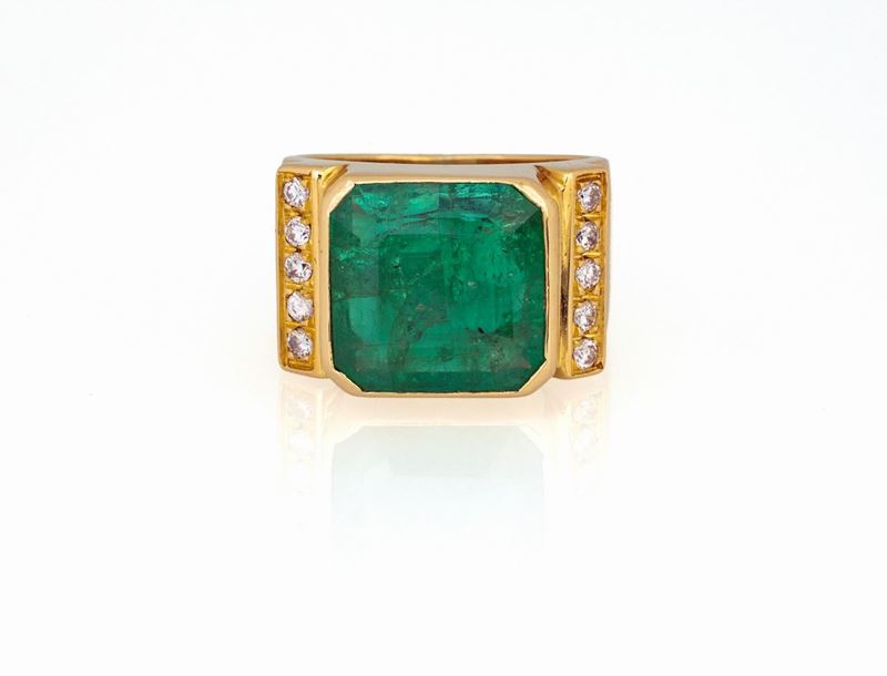 Anello con Smeraldo