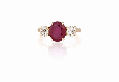 Anello con Rubino e Diamanti