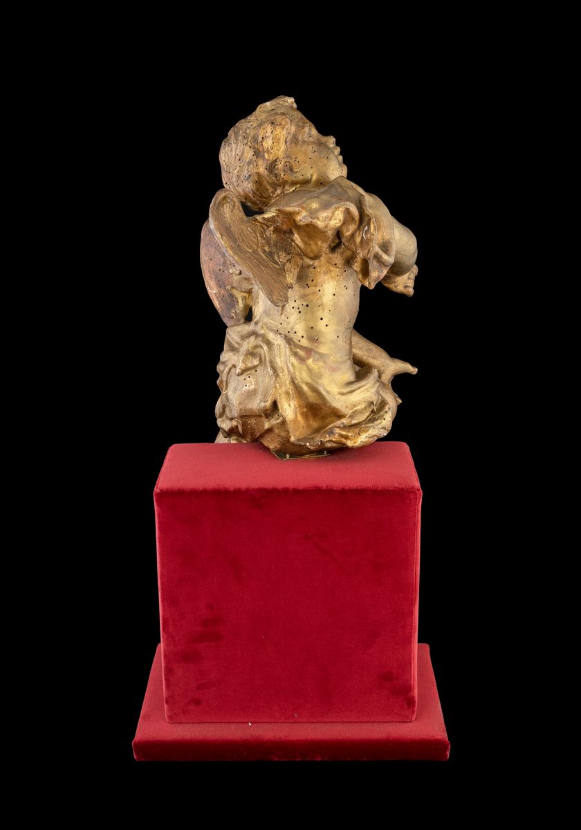 Coppia di Sculture in Legno Dorato