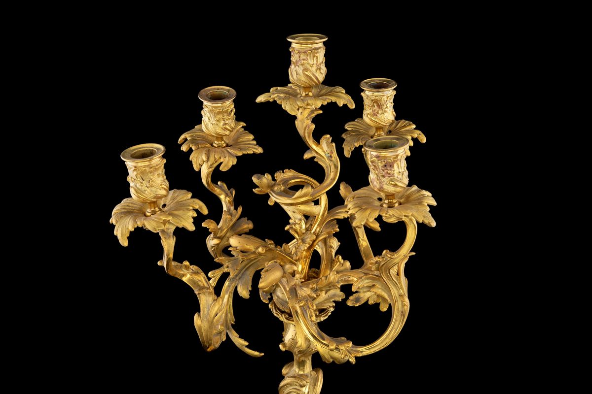 Coppia di Candelabri in Bronzo Dorato