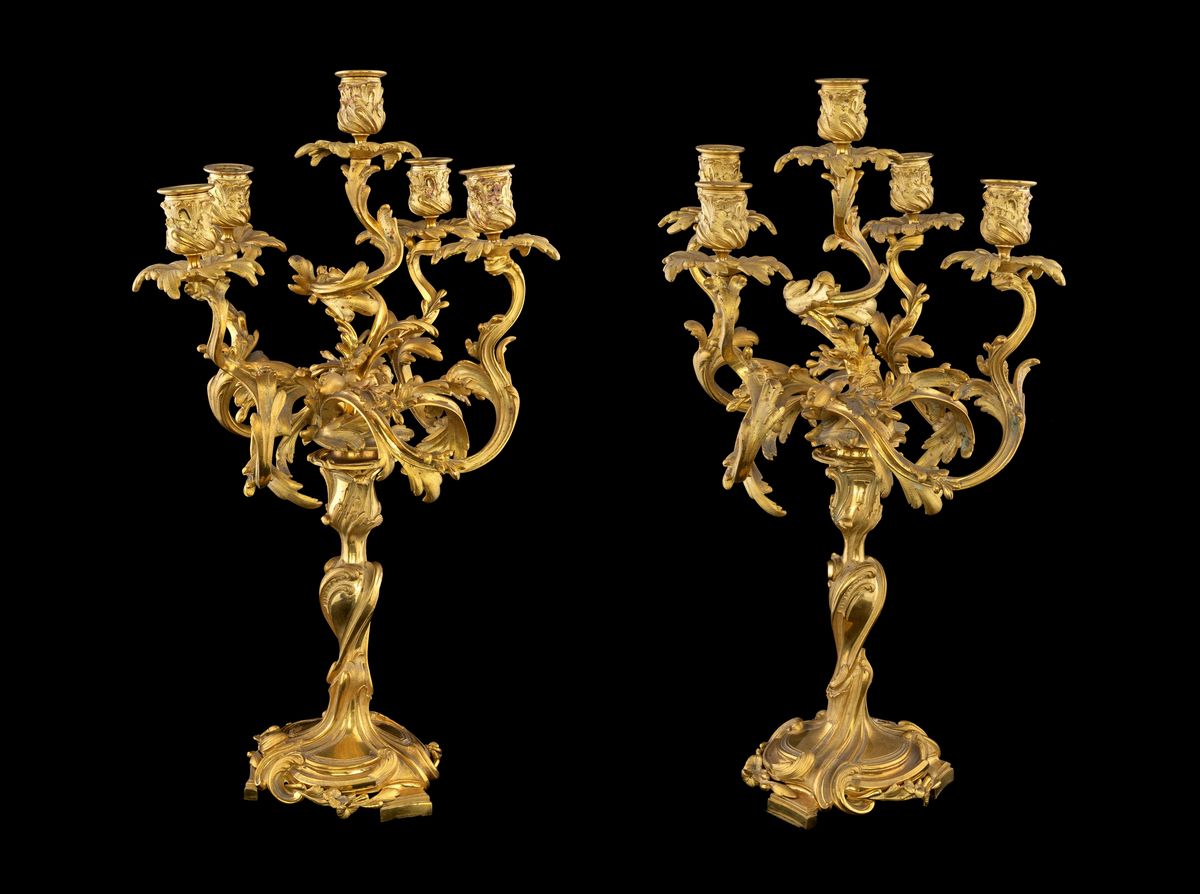 Coppia di Candelabri in Bronzo Dorato