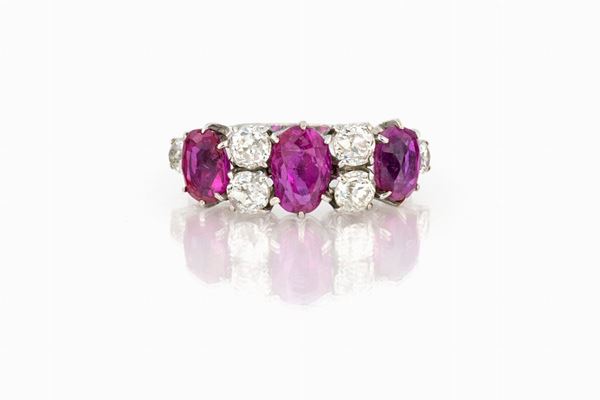 ANELLO CON RUBINI E DIAMANTI