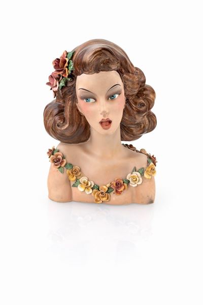 Ragazza con Collana di Fiori