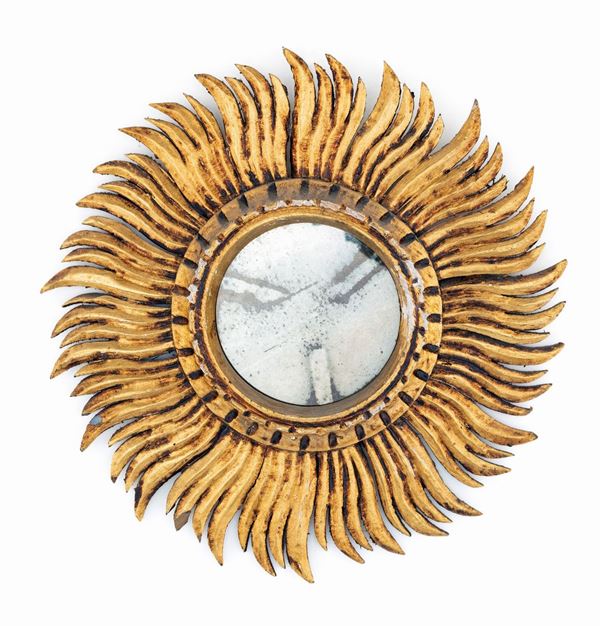 Specchiera circolare dorata  - Asta Mobili, Arredi, Dipinti Antichi e del XIX Secolo - Casa d'Aste Arcadia