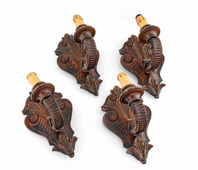 Quattro Appliques in Legno Patinato Ad una Luce