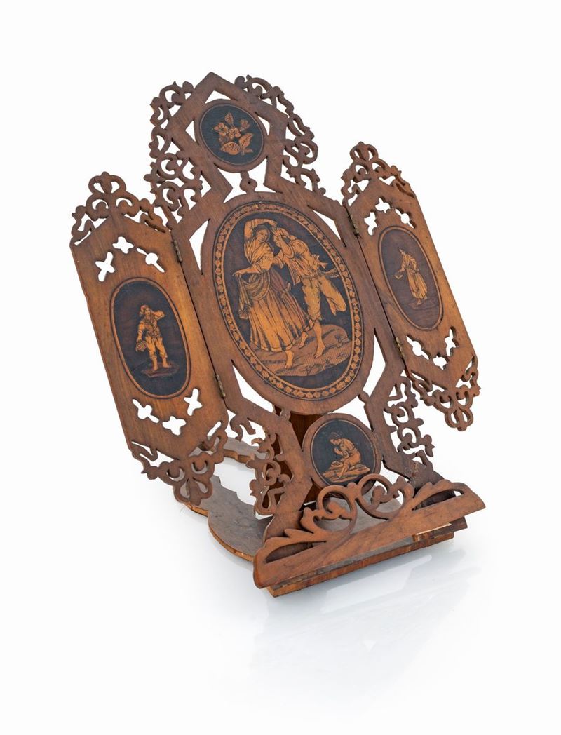 Leggio da Tavolo in Legno Traforato