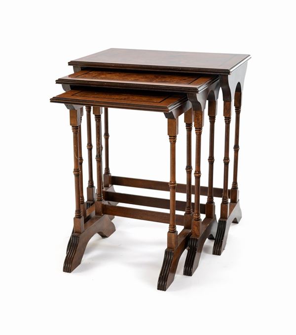 Tre tavolini a nido  - Asta Mobili, Arredi, Dipinti Antichi e del XIX Secolo - Casa d'Aste Arcadia