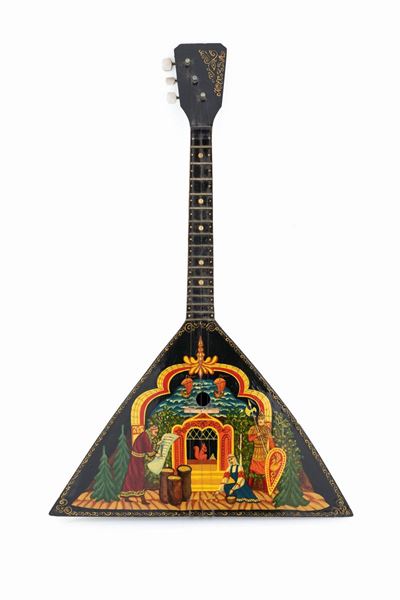 Balalaika Laccata in Vivace Policromia, XX Secolo