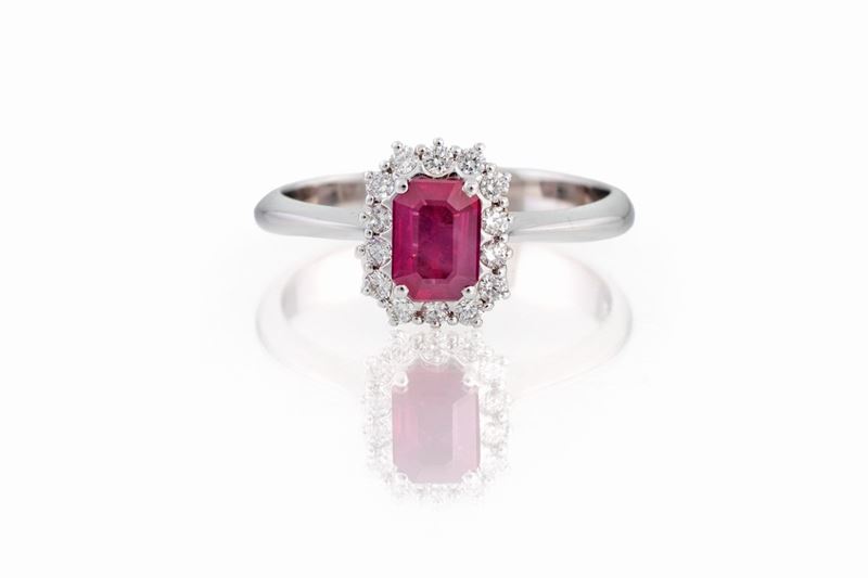 Anello con Rubino Taglio Ottagonale