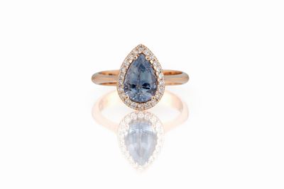 Anello Goccia di Zaffiro