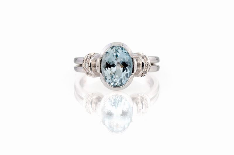 Anello con Acquamarina