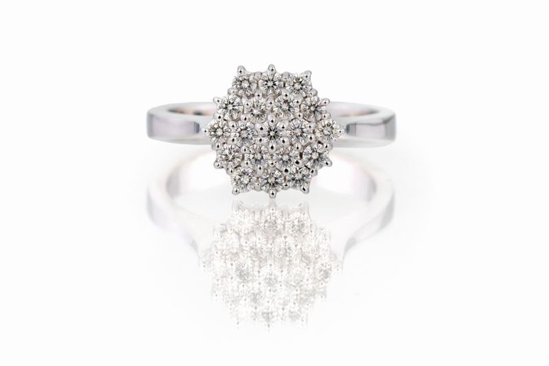 Anello con Tondo di Brillanti
