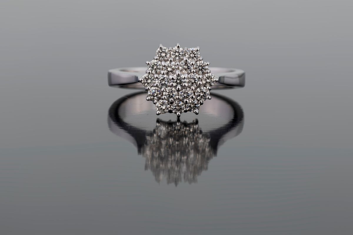 Anello con Tondo di Brillanti