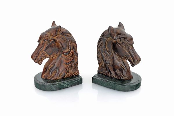 Due fermalibri in forma di testa di cavallo  - Asta Mobili, Arredi, Dipinti Antichi e del XIX Secolo - Casa d'Aste Arcadia