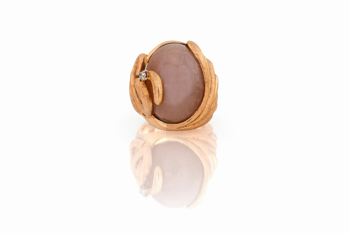 Anello con Pietra di Luna e Brillantino