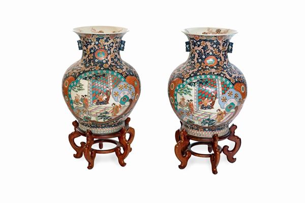 Coppia di vasi in porcellana di Canton, Cina, XX secolo
