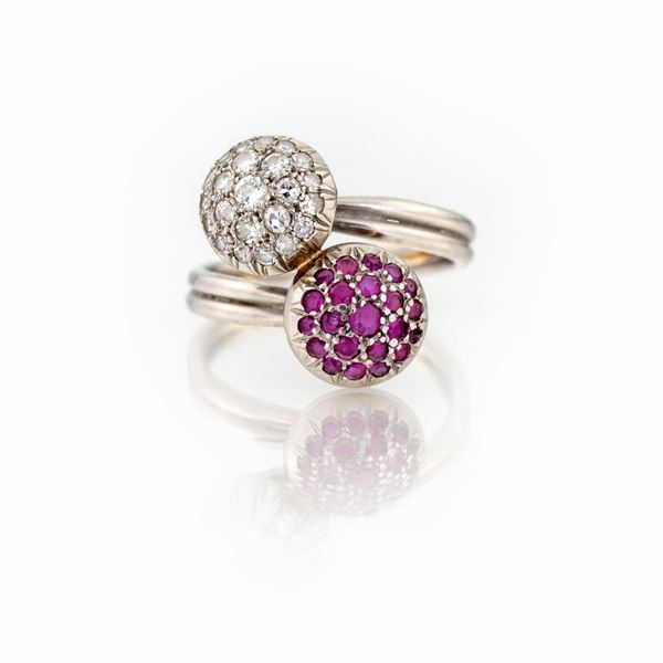 ANELLO CONTRARIE&#39; BRILLANTI E RUBINI