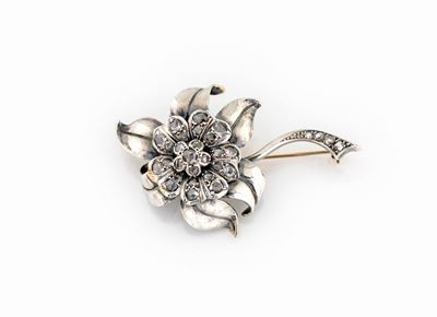 Spilla Antica con Fiore e Rose di Diamanti