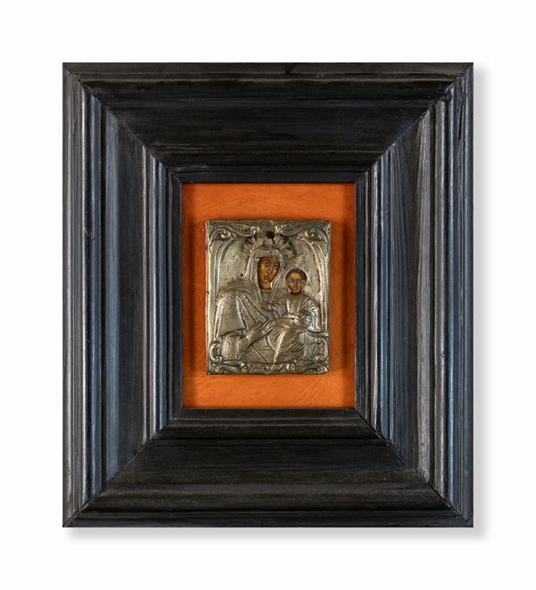 Piccola icona, XIX secolo  - tempera su tavola con ritza argentata - Asta Mobili, Arredi, Dipinti Antichi e del XIX Secolo - Casa d'Aste Arcadia