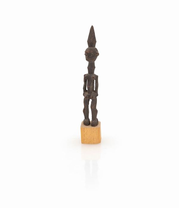 Piccola scultura femminile in legno, arte tribale  - Asta Arte Tribale e Africana - Casa d'Aste Arcadia