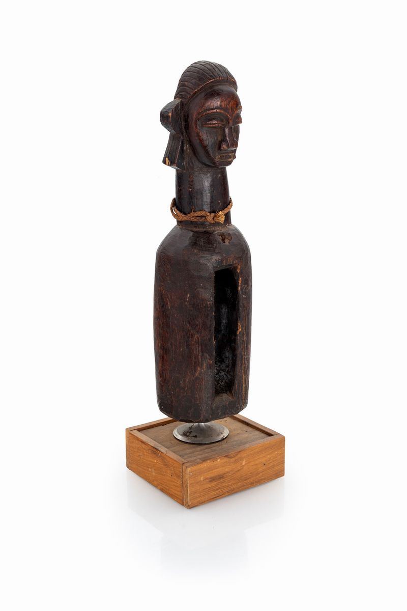 Feticcio (nkisi) Bayaka in legno, repubblica democratica del Congo