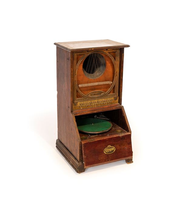 Antico fonografo grammofono Klingsor  - Asta Mobili, Arredi, Dipinti Antichi e del XIX Secolo - Casa d'Aste Arcadia
