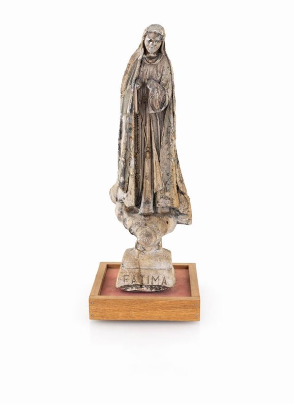 Madonna di Fatima  - pietra arenaria in parte smaltata - Asta Mobili, Arredi, Dipinti Antichi e del XIX Secolo - Casa d'Aste Arcadia