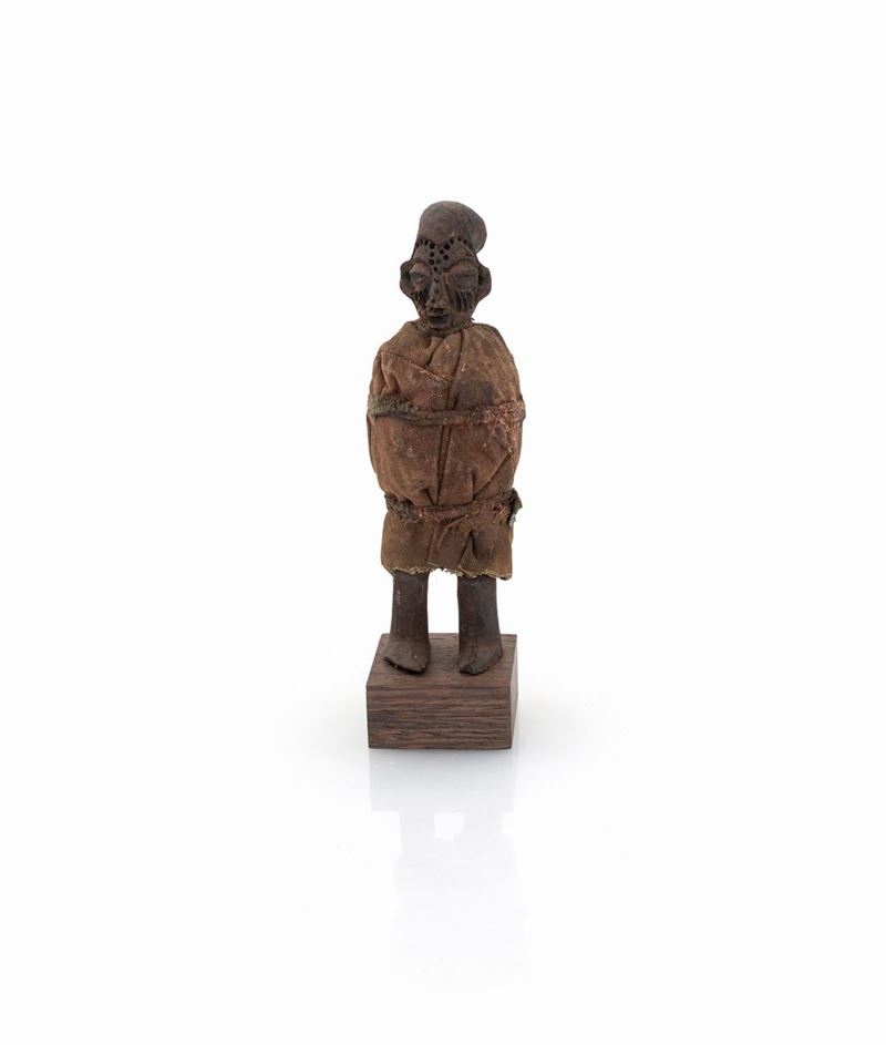 Feticcio (nkisi) Bayaka in legno, repubblica democratica del Congo