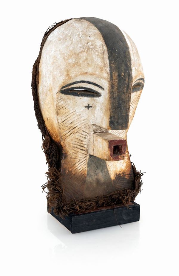 Maschera rituale in legno, Repubblica Democratica del Congo  - Asta Arte Tribale e Africana - Casa d'Aste Arcadia
