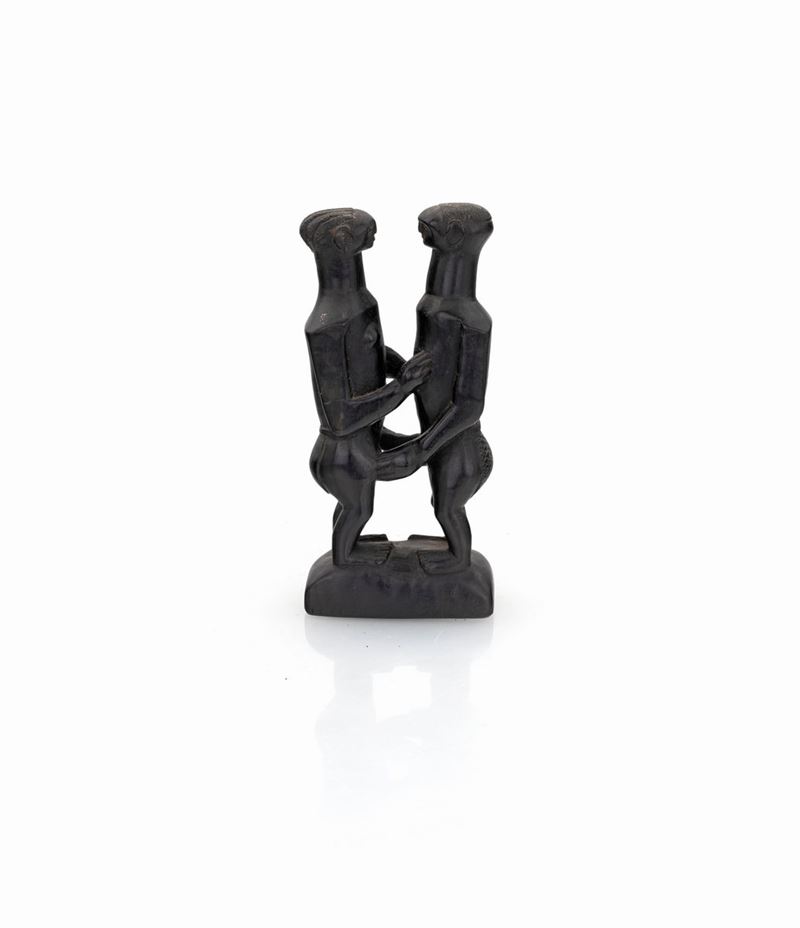 Piccolo gruppo scultoreo in legno di ebano